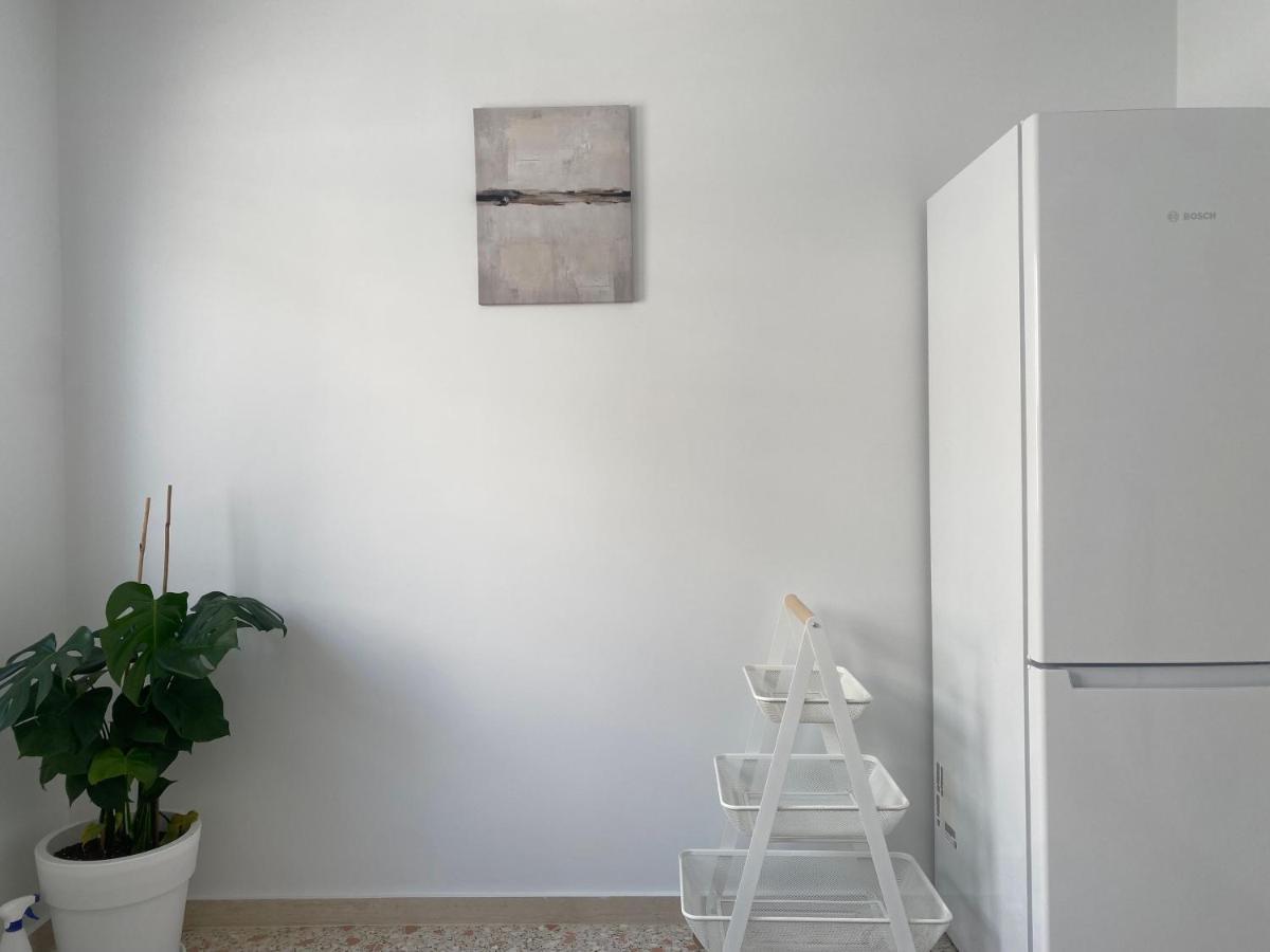 Faliro Comfort Apartment 10 Mins Walking To The Beach Athena Bagian luar foto